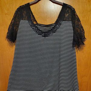 Bellelily, large, black and white stripes
